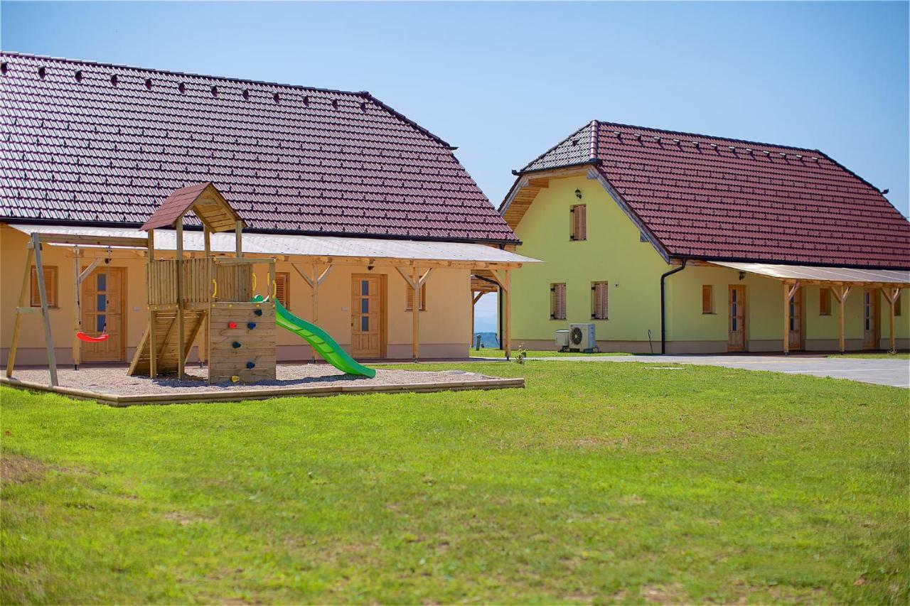 Tourist Farm Apartments Lovrec Jirsovci Buitenkant foto